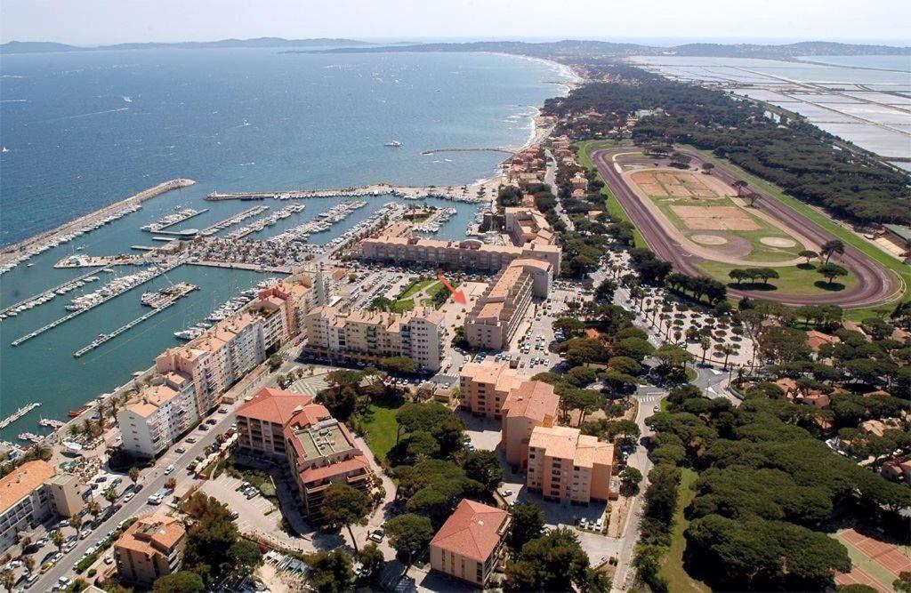 Holidays Ιέρ Εξωτερικό φωτογραφία