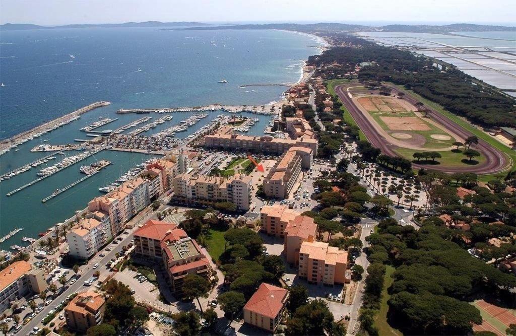 Holidays Ιέρ Εξωτερικό φωτογραφία